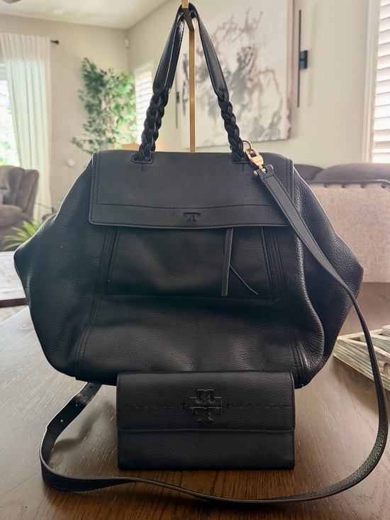 Tory Burch Handbags - EUC Tory Burch Black Leather Halfmoon Satchel with Matching Wallet